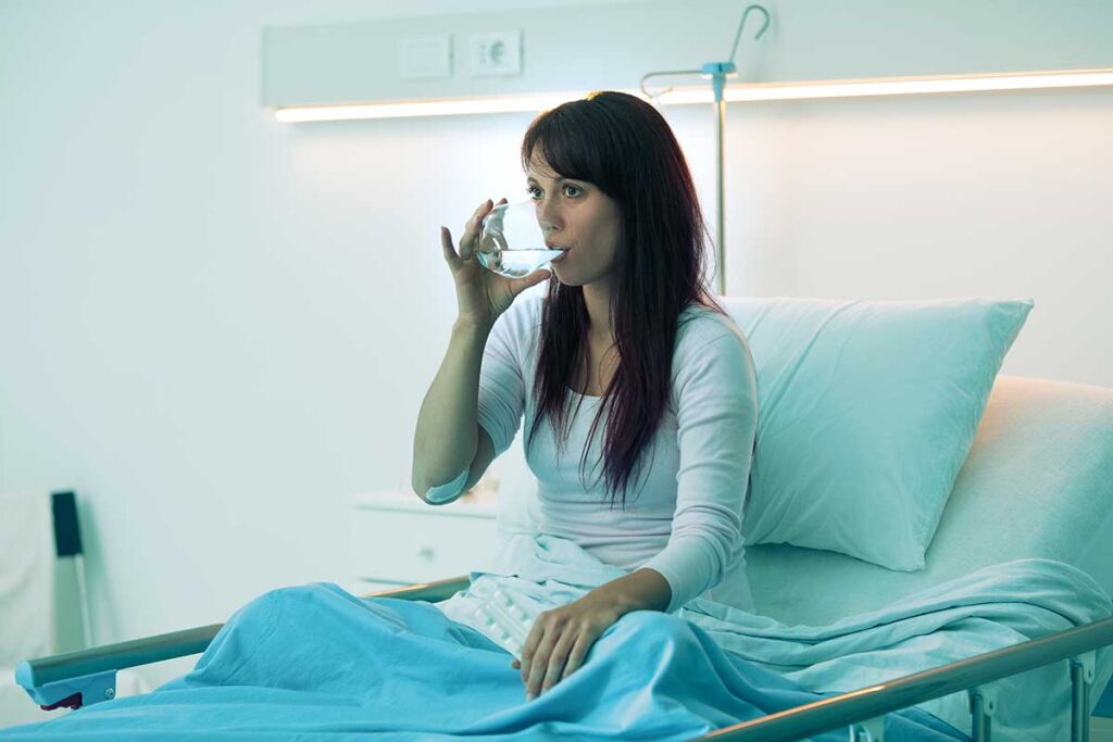 paciente en recuperación tras operación de hernia umbilical